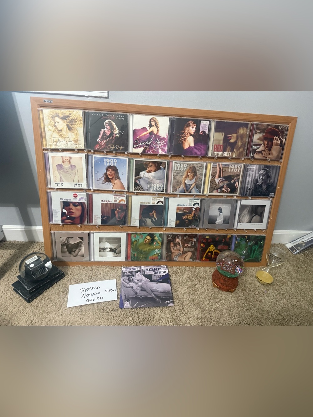 Taylor Swift CD, Taylor Swift Vinyl, Taylor Swift Snow globes